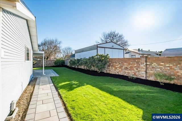 4578 Sesame St NE, Salem, OR 97305