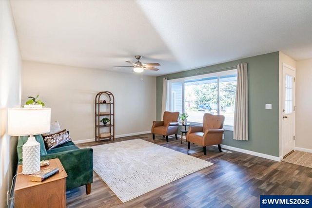 4578 Sesame St NE, Salem, OR 97305