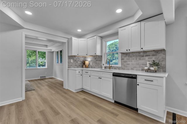 14221 Crosley, Redford Charter Township, MI 48239