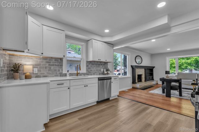 14221 Crosley, Redford Charter Township, MI 48239