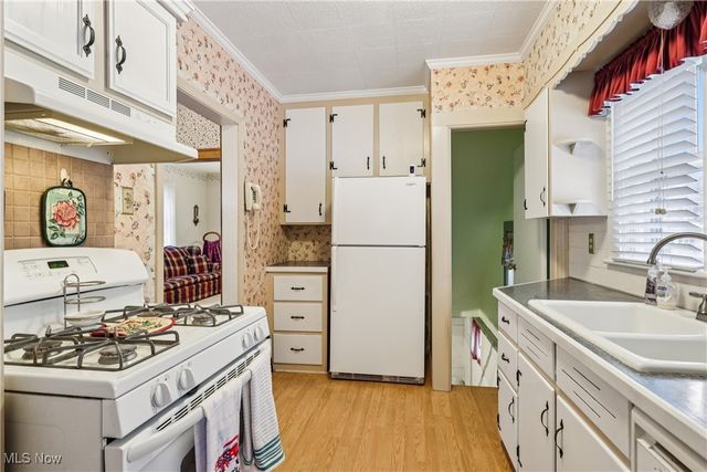 79 20th Street SW, Barberton, OH 44203