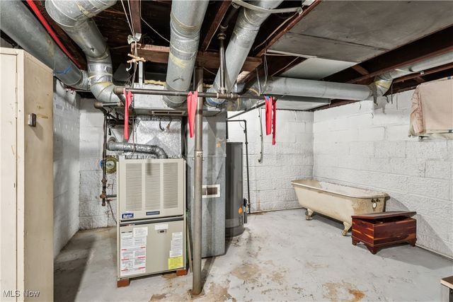 79 20th Street SW, Barberton, OH 44203