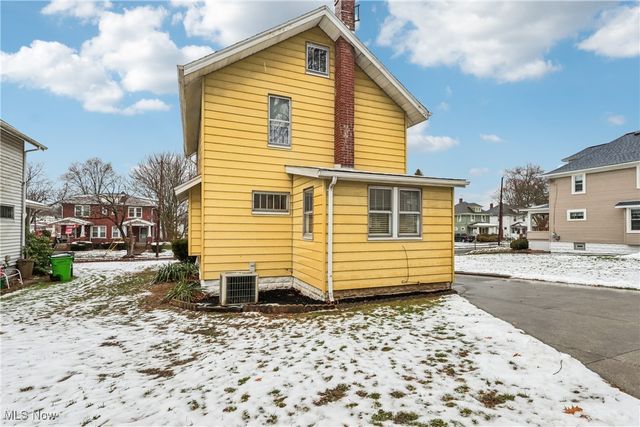 79 20th Street SW, Barberton, OH 44203