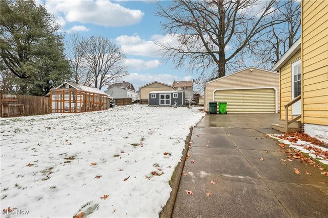 79 20th Street SW, Barberton, OH 44203