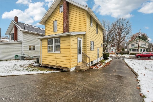 79 20th Street SW, Barberton, OH 44203