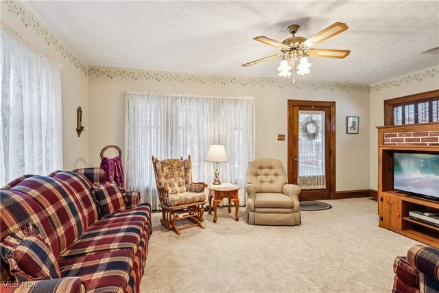 79 20th Street SW, Barberton, OH 44203