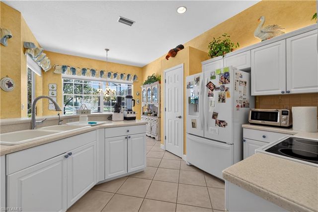 2317 Island Cove CIR N, Naples, FL 34109