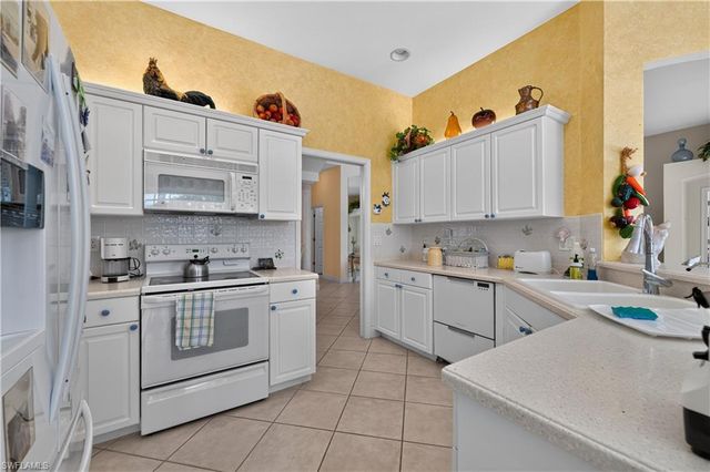 2317 Island Cove CIR N, Naples, FL 34109