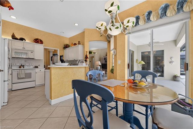 2317 Island Cove CIR N, Naples, FL 34109