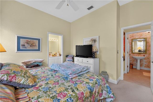 2317 Island Cove CIR N, Naples, FL 34109