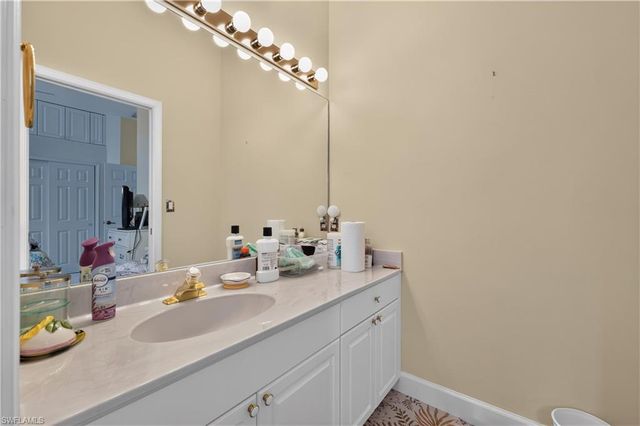 2317 Island Cove CIR N, Naples, FL 34109