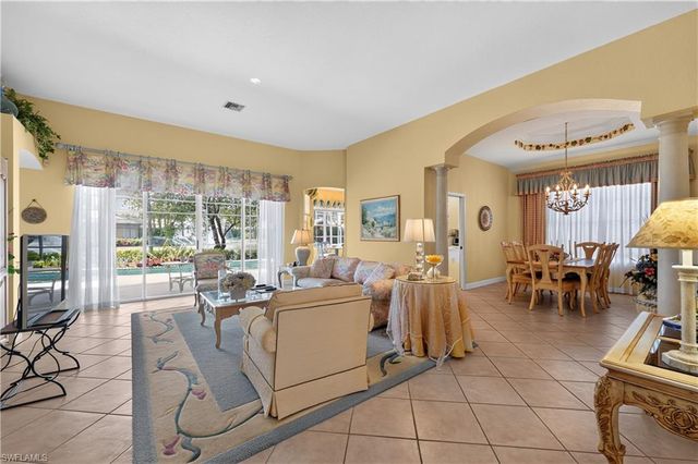 2317 Island Cove CIR N, Naples, FL 34109