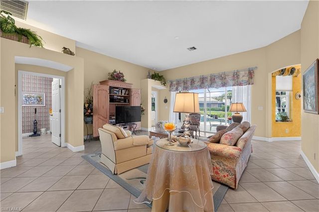 2317 Island Cove CIR N, Naples, FL 34109