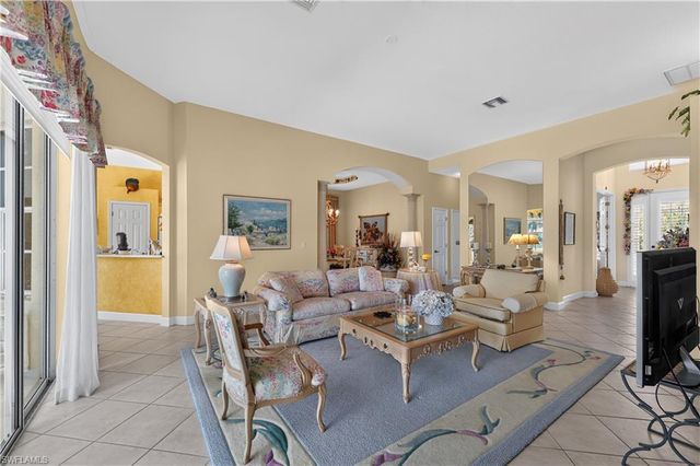 2317 Island Cove CIR N, Naples, FL 34109