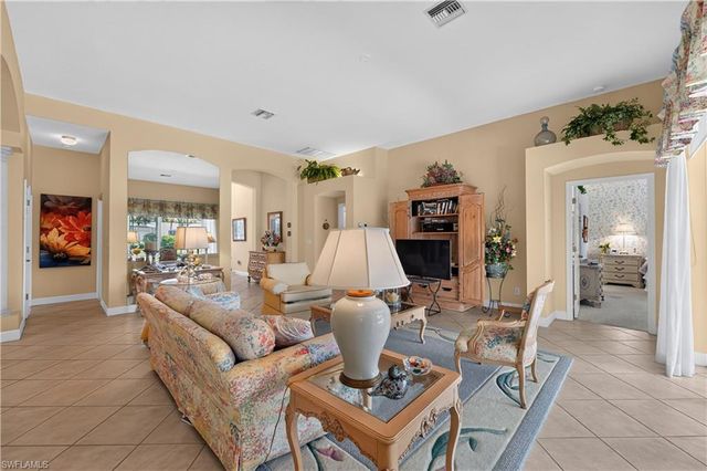 2317 Island Cove CIR N, Naples, FL 34109