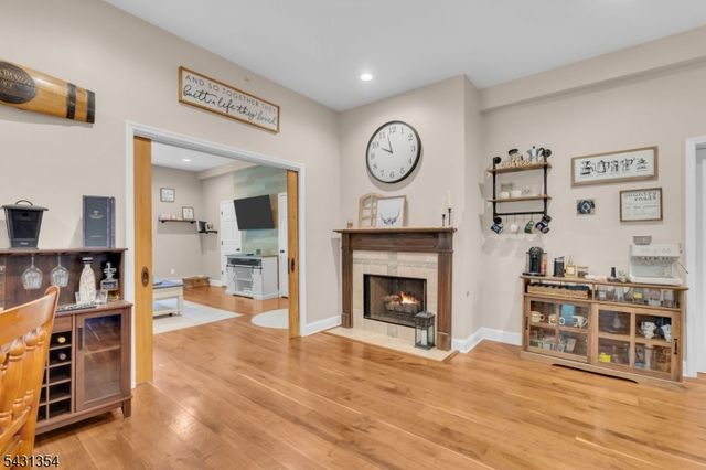 28 Sunset Ter 5, Mount Arlington Boro, NJ 07856