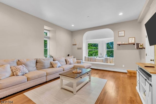 28 Sunset Ter 5, Mount Arlington Boro, NJ 07856