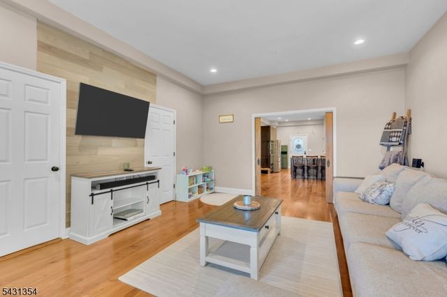 28 Sunset Ter 5, Mount Arlington Boro, NJ 07856