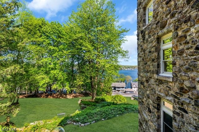 28 Sunset Ter 5, Mount Arlington Boro, NJ 07856