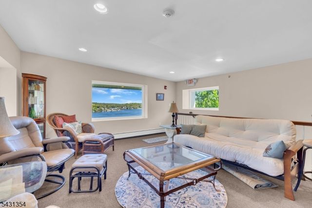 28 Sunset Ter 5, Mount Arlington Boro, NJ 07856