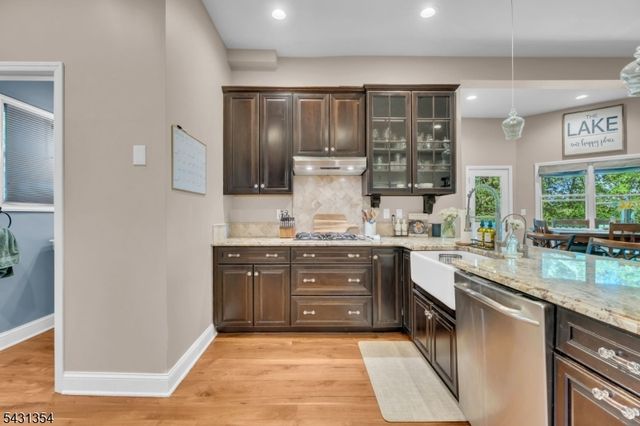 28 Sunset Ter 5, Mount Arlington Boro, NJ 07856