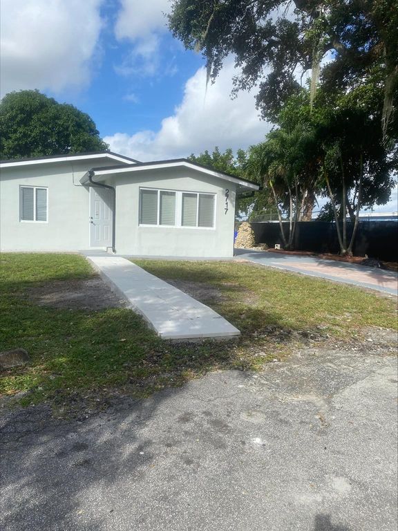 2717 SW 9th St A, Fort Lauderdale, FL 33312