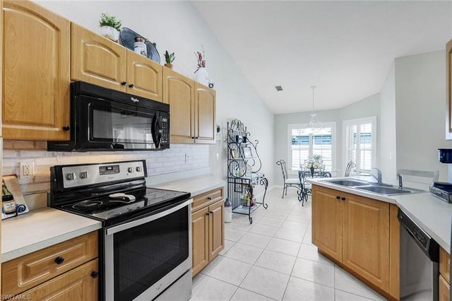 1815 NE 2nd PL, Cape Coral, FL 33909