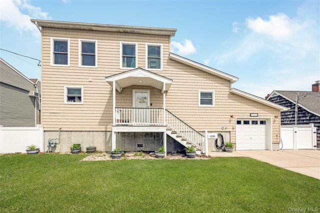 3729 Niami Street, Seaford, NY 11783