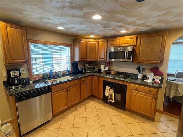 50 Washington Avenue, East Providence, RI 02915