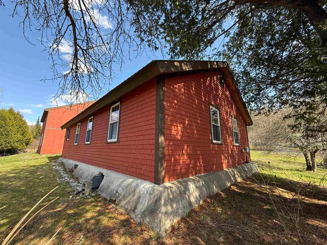 495 Lawrence Road, Waterford, VT 05819