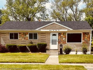 14463 Leonard Avenue, Warren, MI 48089