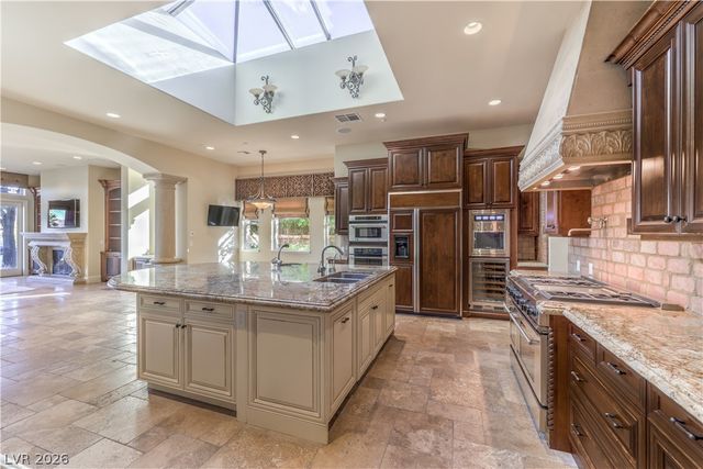 16 Anthem Pointe Court, Henderson, NV 89052
