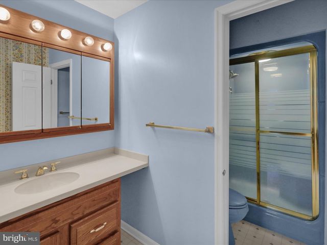 2 CAMBRIDGE CT, Fleetwood, PA 19522