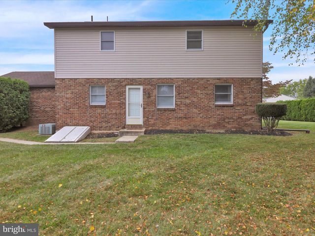 2 CAMBRIDGE CT, Fleetwood, PA 19522