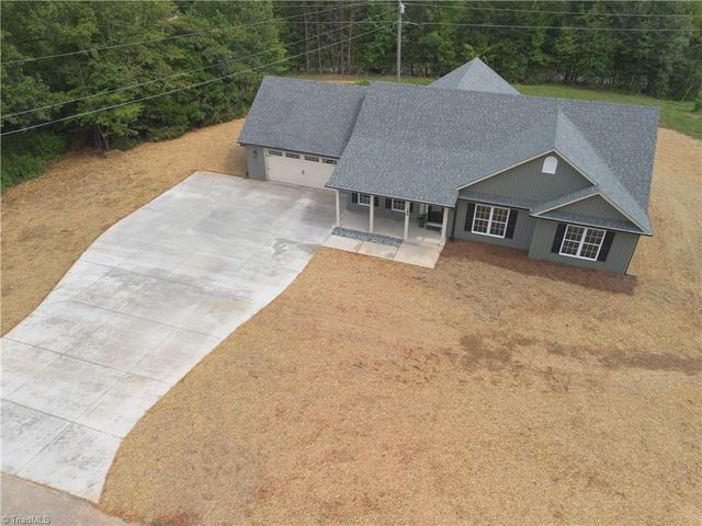 190 Old Pinnacle Hotel Road, Pinnacle, NC 27043