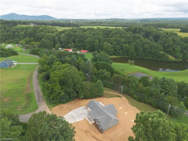 190 Old Pinnacle Hotel Road, Pinnacle, NC 27043