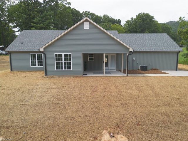 190 Old Pinnacle Hotel Road, Pinnacle, NC 27043