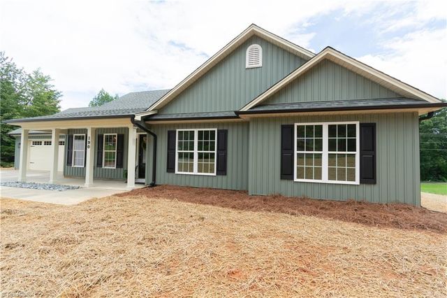 190 Old Pinnacle Hotel Road, Pinnacle, NC 27043