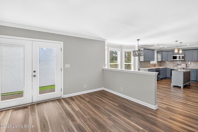 5111 Oaklawn Park Dr, Louisville, KY 40299