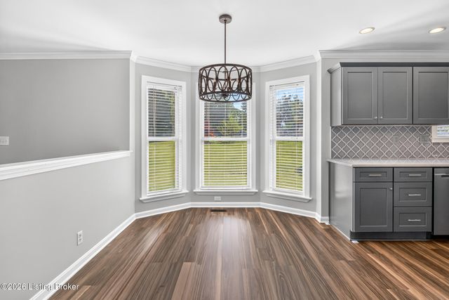 5111 Oaklawn Park Dr, Louisville, KY 40299