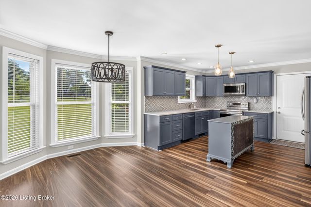 5111 Oaklawn Park Dr, Louisville, KY 40299