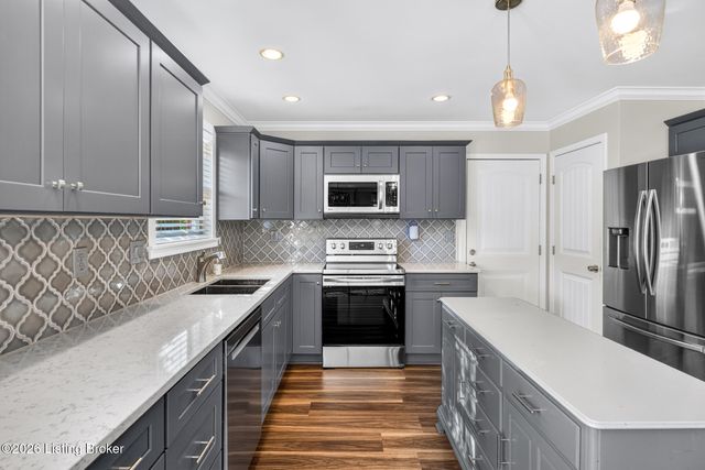 5111 Oaklawn Park Dr, Louisville, KY 40299