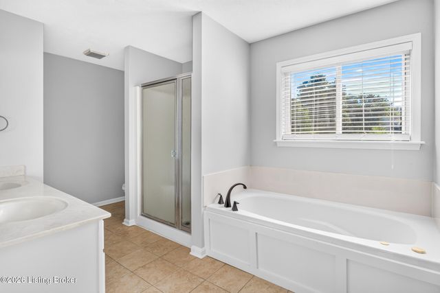 5111 Oaklawn Park Dr, Louisville, KY 40299