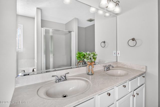 5111 Oaklawn Park Dr, Louisville, KY 40299
