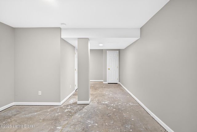 5111 Oaklawn Park Dr, Louisville, KY 40299