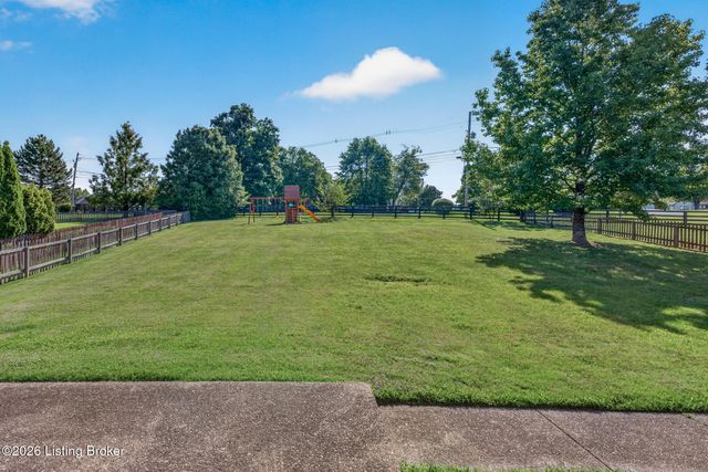 5111 Oaklawn Park Dr, Louisville, KY 40299