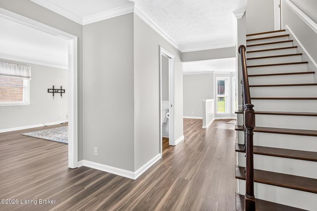 5111 Oaklawn Park Dr, Louisville, KY 40299