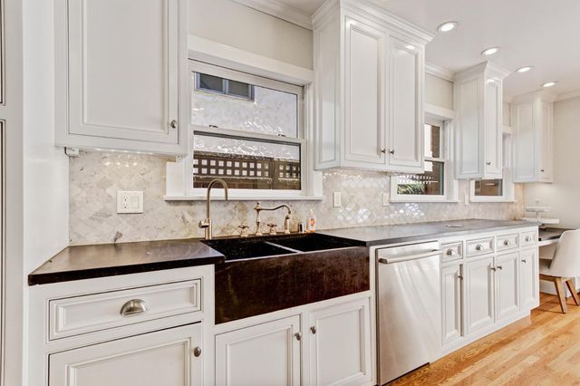 725 33rd Street, Sacramento, CA 95816