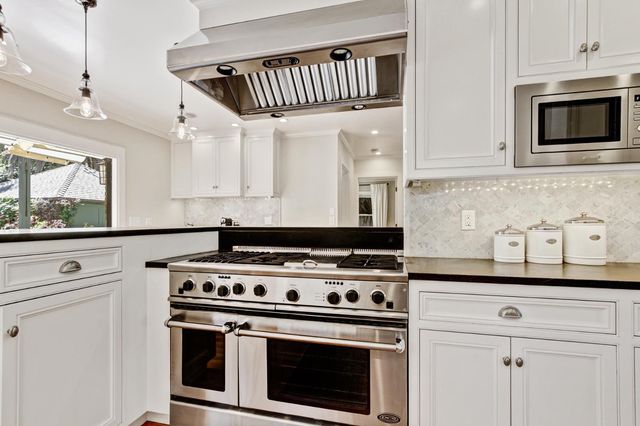725 33rd Street, Sacramento, CA 95816