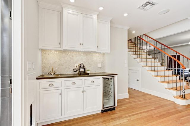 725 33rd Street, Sacramento, CA 95816